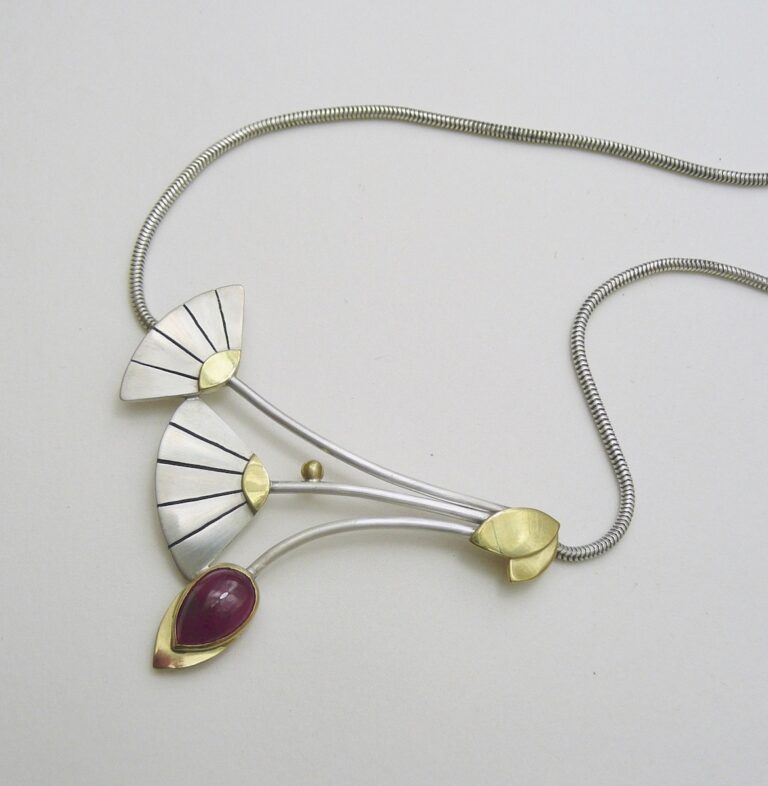 Necklace in Silver and 18ct Gold