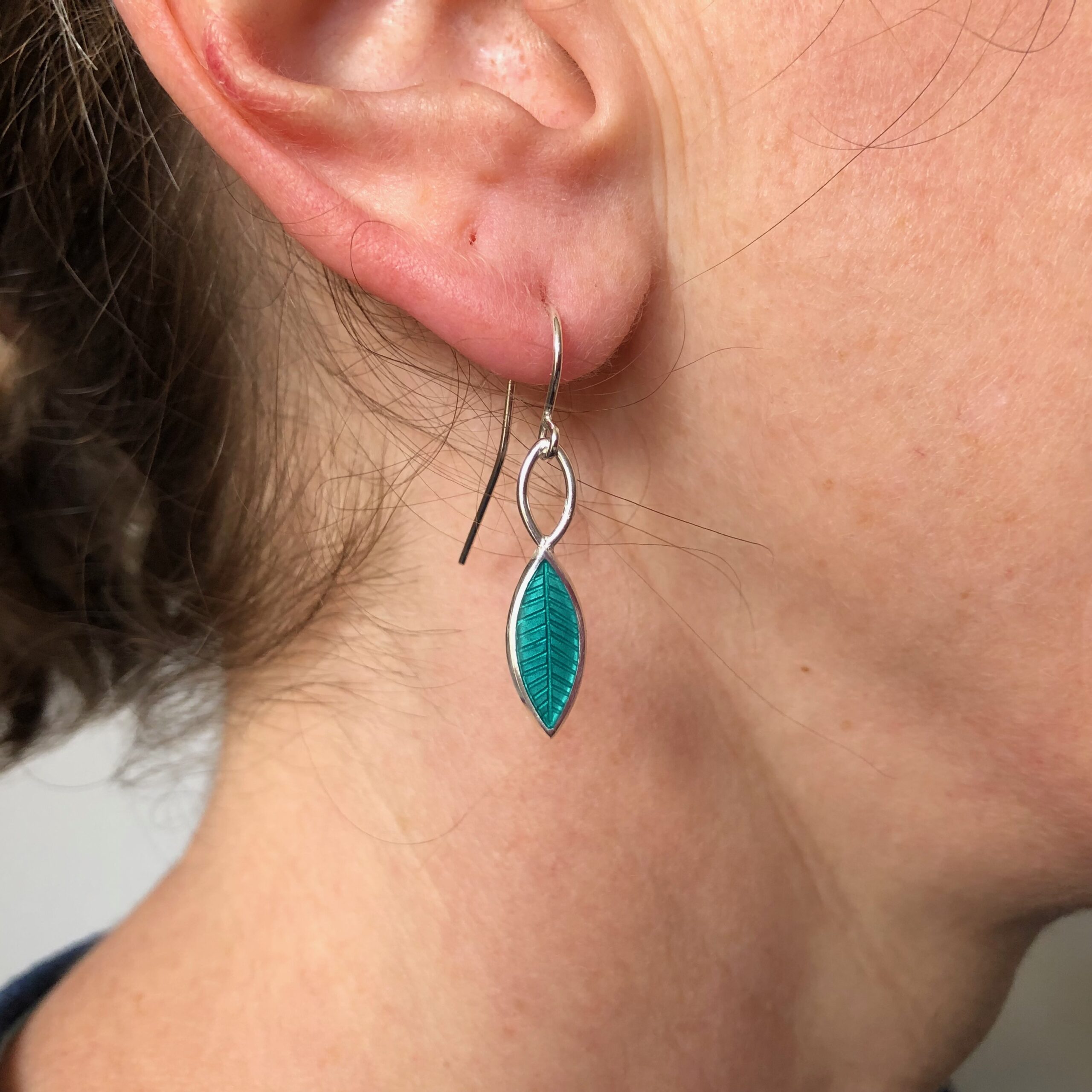 Silver enamel small leaf earrings - Image 8