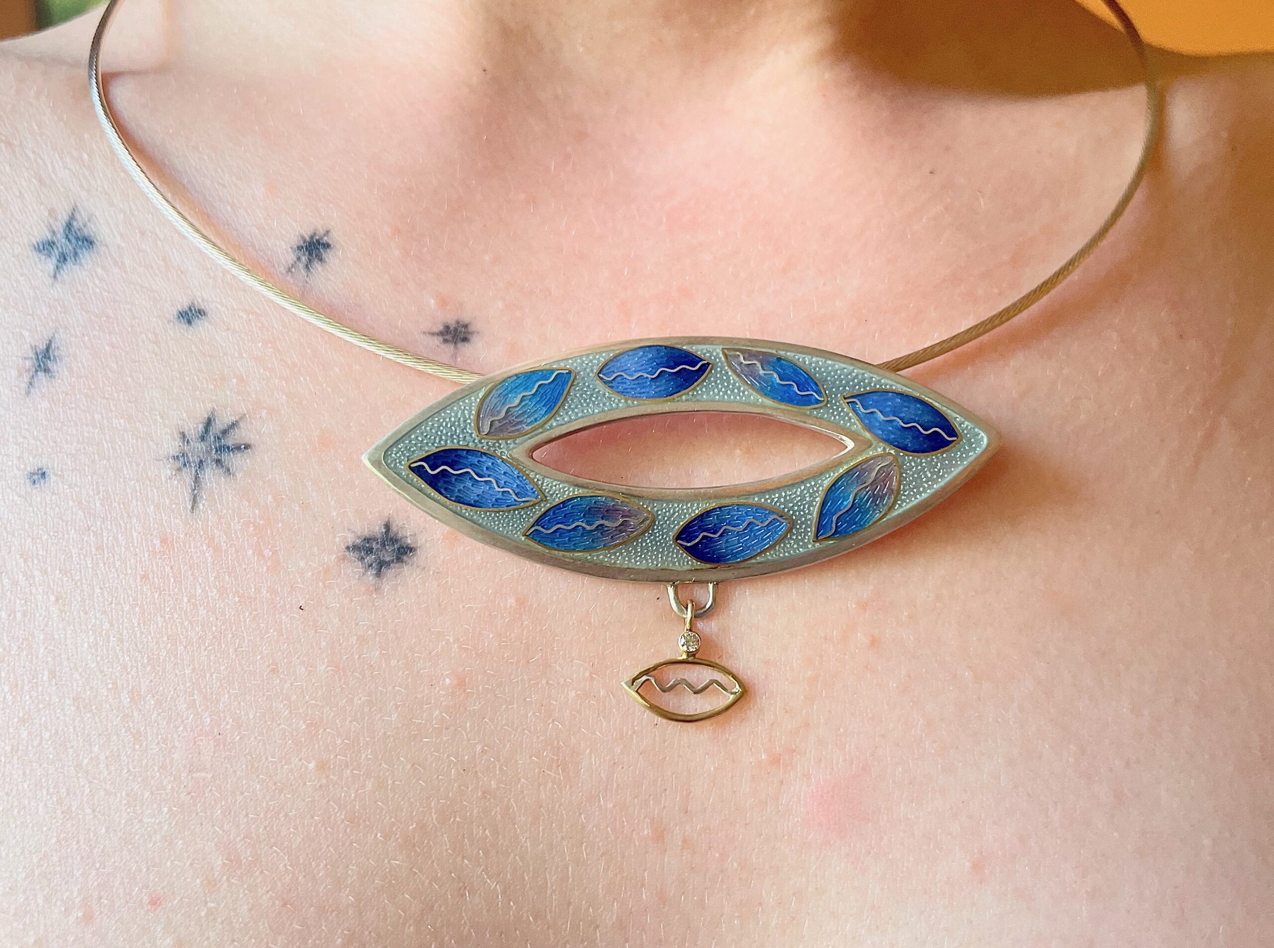 enamel choker necklace with diamond and gold - Image 4