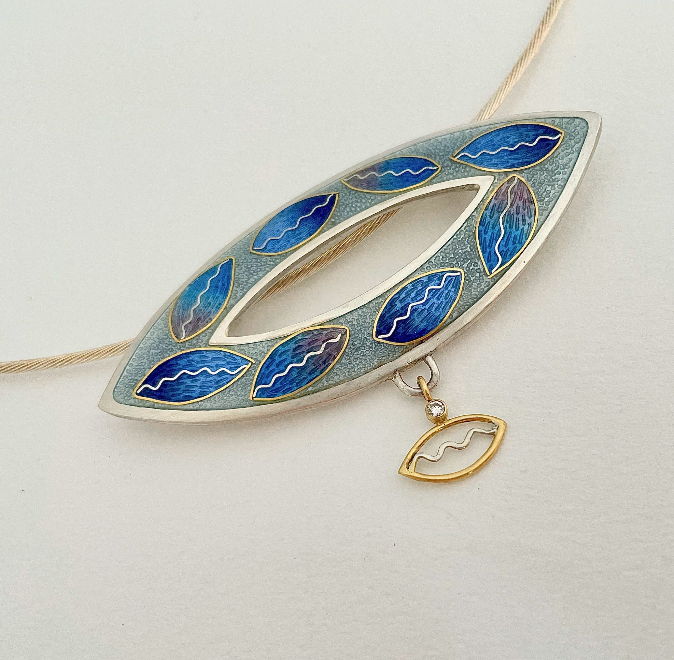 enamel choker necklace with diamond and gold - Image 2